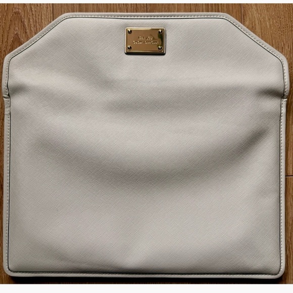 MICHAEL KORS -  Off-White Clutch Laptop Sleeve (ideal for 13” MacBook Air) - Picture 4 of 8